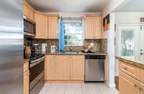 Boulevard Heights House | Spacious 5BR Villa w/Pool | Near Beach + Casino