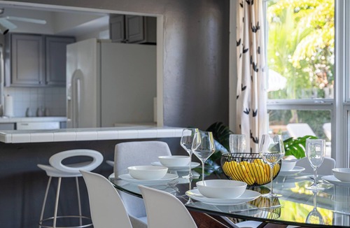Lake Ridge Villa | Spacious 6-bedroom villa Tropical Retreat for 12 - Pool - BBQ in Fort Lauderdale