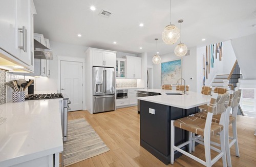 Brigantine House | Spacious 6-bedroom house in Brigantine with Elevator, 1 1/2 blocks to Beach.
