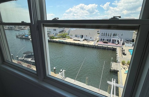 Ocean Beach III House | Spacious 6-bedroom house with pool and on the bay in enchanting Lavallette