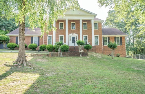 Riverdale House | Spacious 6-bedroom house with Fire Pit, and Game room in enchanting Riverdale