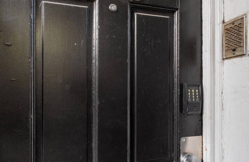 Rittenhouse Row House | Spacious 6BR En Suite Rittenhouse Home! Sleeps 14!