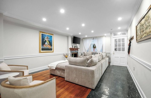 Rittenhouse Row House | Spacious 6BR En Suite Rittenhouse Home! Sleeps 14!