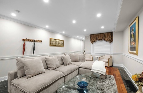 Rittenhouse Row House | Spacious 6BR En Suite Rittenhouse Home! Sleeps 14!