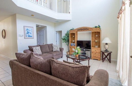 Seasons Apartment | Spacious 7 Bed Home in Kissimmee