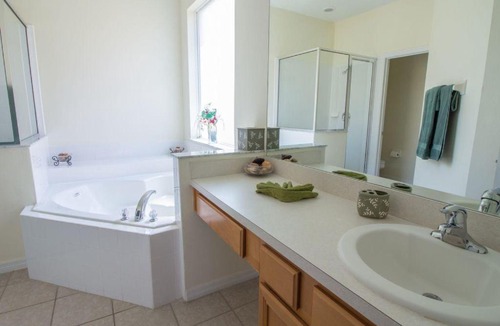Seasons Apartment | Spacious 7 Bed Home in Kissimmee