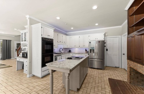 Sandy Springs House | Spacious 7-bedroom mansion in Atlanta Georgia