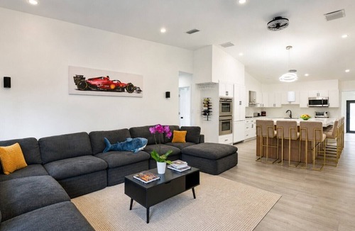 Golden Glades Villa | Spacious 8BR/6BA Pool Villa w/Entertainment Room