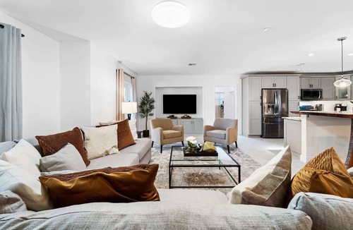 Davie Cottage | Spacious 8BR w/Guesthouse + Pool & Tons of Games