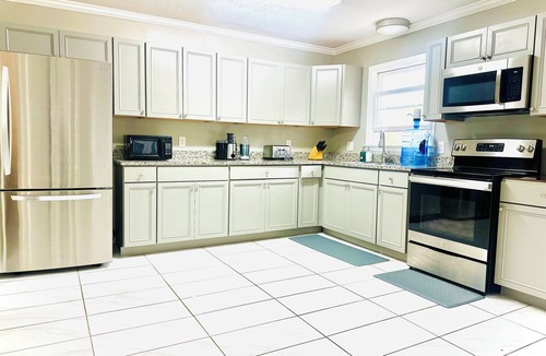 Ballantyne East House | Spacious and Comfortable House