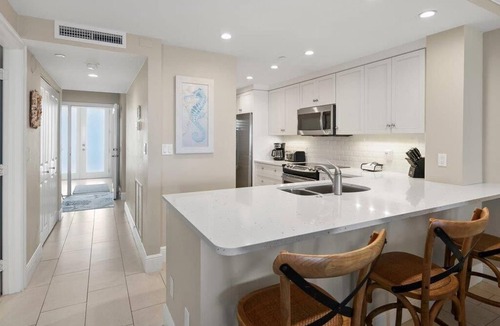 Marco Island Condo | Spacious and Stunning Beachfront Condo