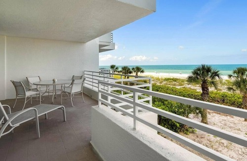 Marco Island Condo | Spacious and Stunning Beachfront Condo