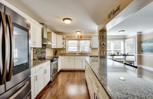 Anderson House | Spacious Anderson Home Great for Group Retreats
