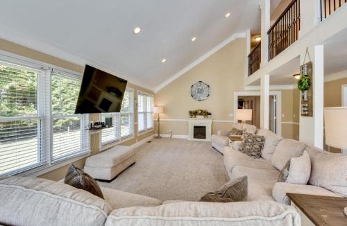 Anderson House | Spacious Anderson Home Great for Group Retreats