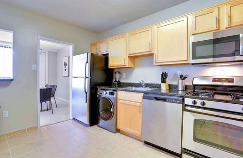 Crystal City Apartment | Spacious Arlington Apt Near DC with Pool