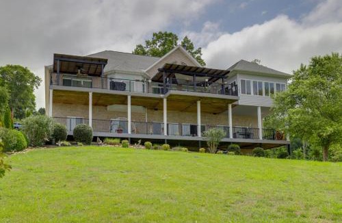 Baneberry House | Spacious Baneberry Home w/Lake Douglas Views!