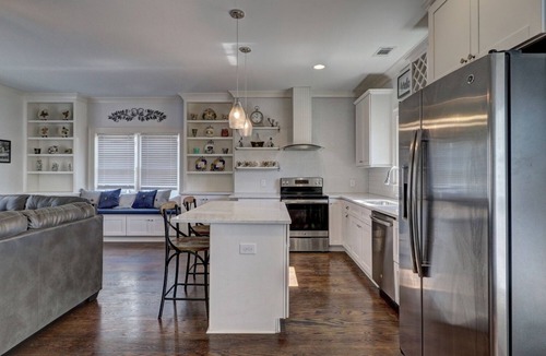 Garden Hills House | Spacious Buckhead Carriage House, Outdoor Fun, Walk to Shops & Dining!