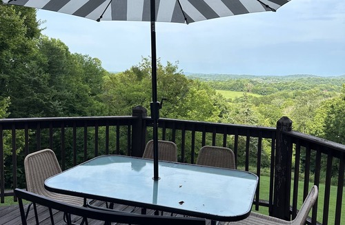 Thompson's Station Cabin | Spacious Cabin with Large Porch and Beautiful Views