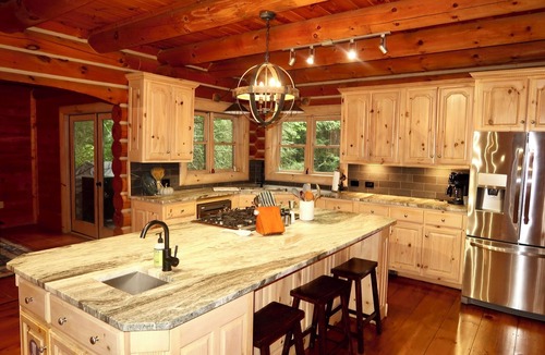 Cherry Log Cabin | Spacious cabin w/Hot Tub , 10 minutes from downtown Blue Ridge.