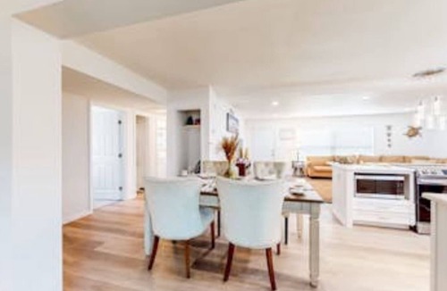 Clearwater House | Spacious Clearwater Getaway 4BR,3BA, Cowboy Pool, Pet-Friendly 10 Min to Beach