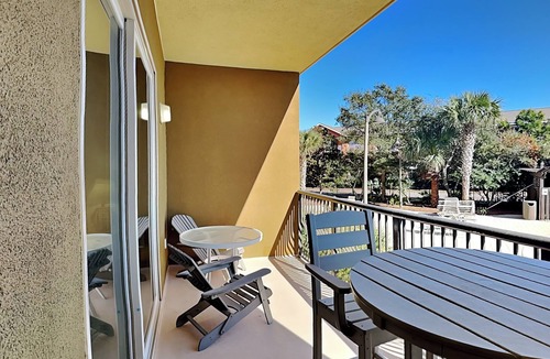 Fort Walton Beach - Destin Condo | Spacious condo w. pool views + private beach access