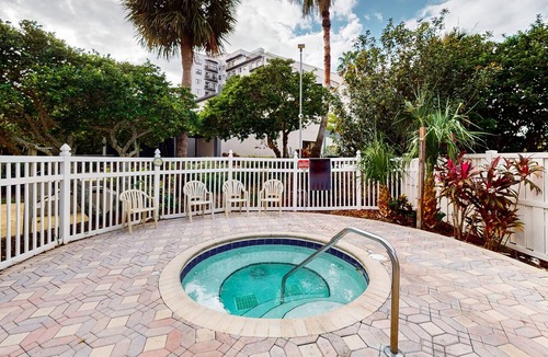Southwest Orlando Condo | Spacious Condo with a Kitchen, AC, Pools, Hot Tubs, Tennis, & Gym