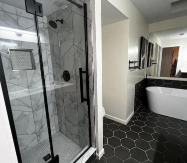 Columbus House | Spacious & Cozy - Close to Fort Moore - Pool Table