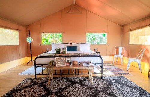 Okeechobee Other | Spacious Deluxe Safari Tent with Fire Pit & BBQ Grill in Basinger, Florida