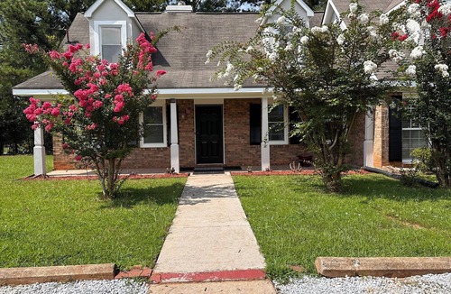 Lawrenceville House | Spacious double units dublex in Lawrenceville
