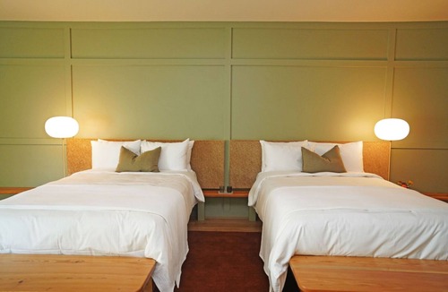 Fredericksburg Hotel | Spacious Double Queen, The Albert Hotel, 2 Units, Pets Allowed