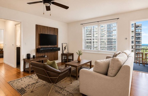 Peachtree Center Condo | Spacious Downtown ATL 2BR Condo, 21st-Floor Balcony, Walk to Stadium