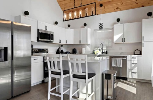 Westminster Cabin | Spacious Family Cabin with Lake Hartwell Access in Westminster, South Carolina