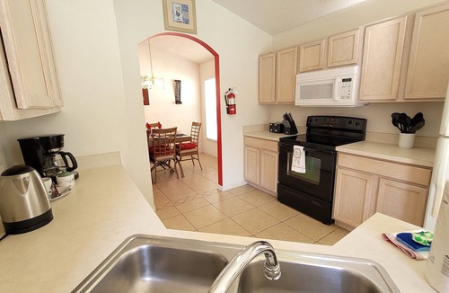Westridge House | Spacious family friendly home, pool table, gated community – Just Minutes to Disney!