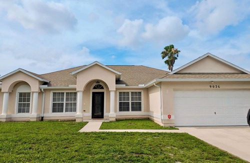 Vero Lake Estates House | Spacious Family Retreat