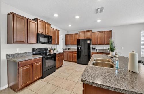 Ruskin House | Spacious Getaway Near Apollo Beach home