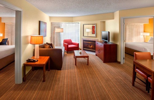Bethlehem Hotel | Spacious Good-Value Accommodation! Outdoor Fireplace | Pet-Friendly