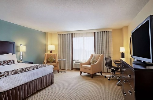 Eagan Park Hotel | Spacious Good-Value Accommodation! Pool, Near Delta Flight Museum
