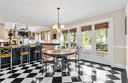 Southern Pines House | Spacious Historic Manor with Chef's Kitchen Horse-Friendly