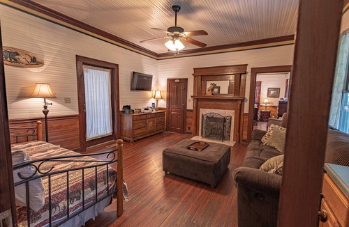 Mars Hill House | Spacious Historic Estate Home Ideal for Families & Groups