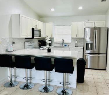Joel House | Spacious Home at Lehigh Acres