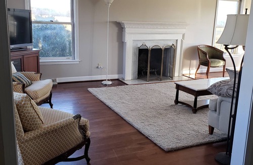 Lowesville Other | Spacious home for relaxation in Roseland. 30 min from hiking trails, wineries.