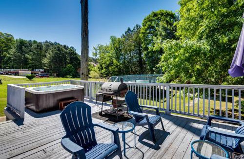 Church Street House | Spacious Home w/Hot Tub, 14 Mi to Downtown ATL!