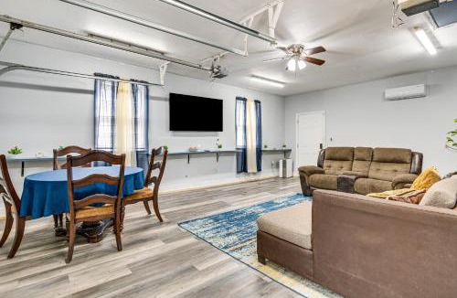 Church Street House | Spacious Home w/Hot Tub, 14 Mi to Downtown ATL!