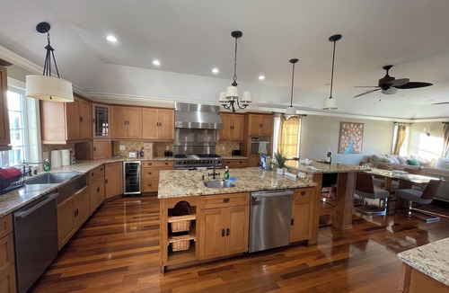 Piscataway House | Spacious Home w/In-Law Ste. Walk To Rutgers & MCMC