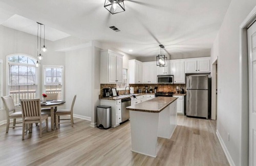 Mableton House | Spacious Home w/Pool Table Near ATL & The Battery