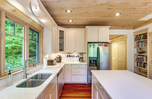 Laurel Ridge House | Spacious Home w/ Hot Tub & Views in Black Mountain