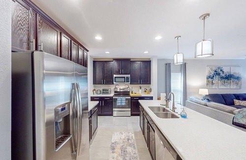 Groveland House | Spacious home with private washer/dryer, WiFi, enclosed yard, and gas grill