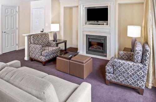 Berkeley Hotel | Spacious Home with Indoor/Outdoor Pools, 1.8 mi from Williamsburg Golf Course
