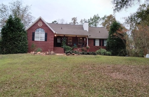 Seneca House | Spacious House on the hill , Lake access , quiet, Central to Clemson and Seneca