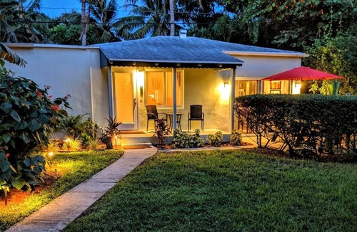 Lake Ridge Cottage | Spacious House with Patio & Grill